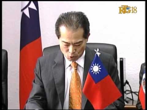 Seremoni siyati yon akò ant premye Minis deziye ak anbasadè Taïwan nan peyi a