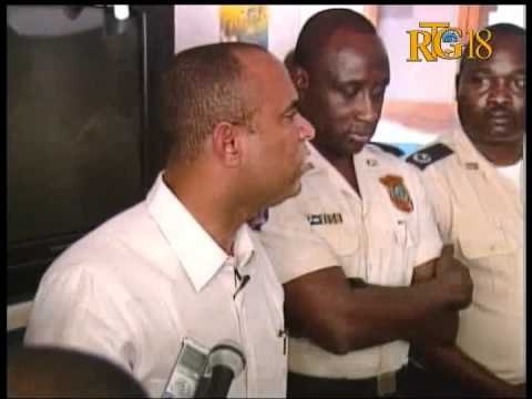 Premye Minis la asanm ak yon delegasyon vizite baz CIMO a.