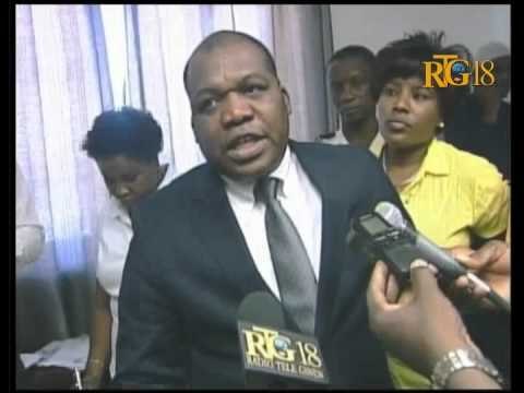 Direktè jeneral ai PNH la depoze pyès li yo devan komisyon an pou analiz.