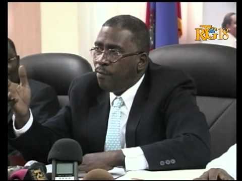 Sekretè deta refòm fiskal la Ronald Decembre akonpaye Direktè jeneral enpo a.