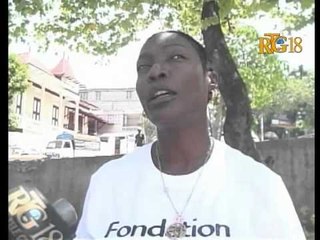 Kloti Kan dete ak diferan timoun nan pòtoprens.