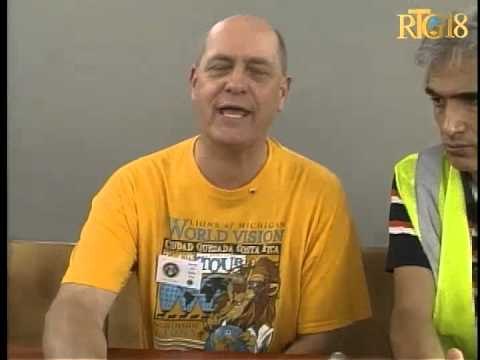 Yon gwoup espesyalis etranje ak Ayisyen nan tèt kole ak depatman oftalmoloji HUEH.