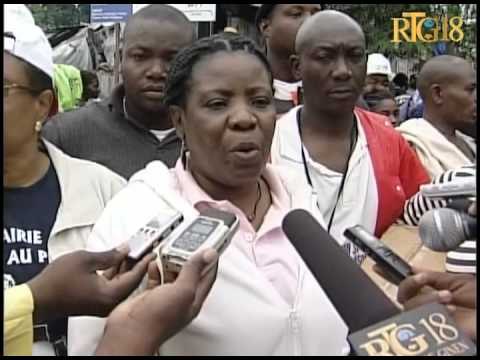 Minis Kondisyon fanm Yanick Mézile distribye kit ijyenik ak pwela bay moun ki nan kan Lakou Mouzien