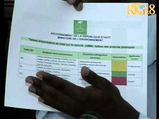 Prezantasyon plizyè asyèt ak gode an katon pou ranplase asyèt ki fèt an foam yo.