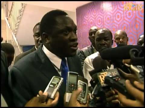 Yon Gwoup Depite òganize yon konsèy klaksòn ak yon sitting pou egzije Chèf Gouvènman an dekese