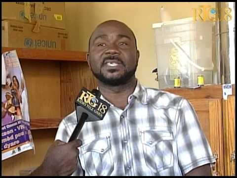 Kès asistans sosyal ak FAES fè distribisyon kit eskolè nan lekòl Baptiste Derac ak lekòl Nasyon