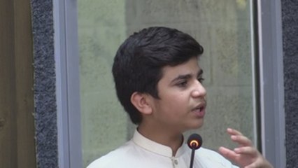 Un niño se convierte en una sensación en Pakistán con sus charlas motivadoras