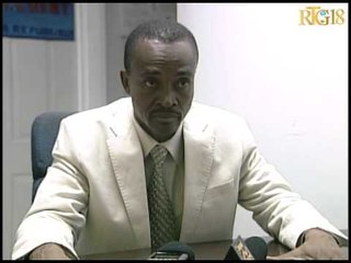 Reyaksyon Senatè Plato santral la Francisco De la Cruz.