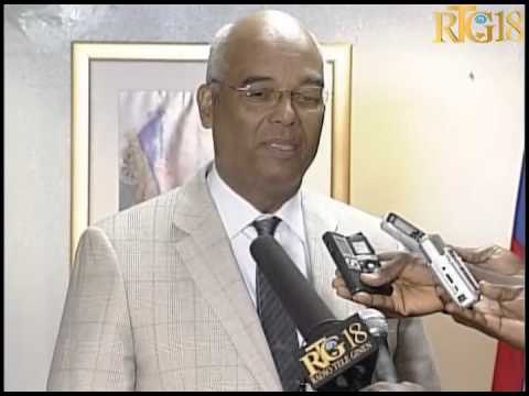 Rankont premye Minis lan akonpaye Minis Finans lan ak Direktè jeneral SONAPI a avèk Responsab CODEVI yo pou diskite sou fonksyonman Pak endistryeèl yo ak zafè kreyasyon travay nan peyi a.