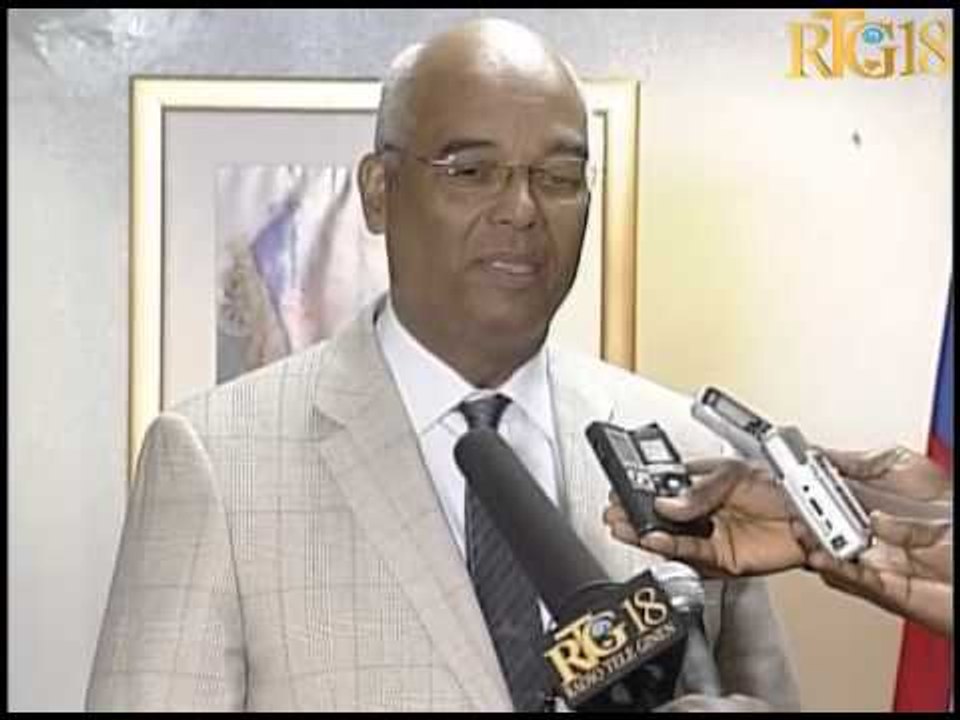 Rankont premye Minis lan akonpaye Minis Finans lan ak Direktè jeneral SONAPI a avèk Responsab CODEVI yo pou diskite sou fonksyonman Pak endistryeèl yo ak zafè kreyasyon travay nan peyi a.