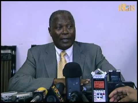 Prezidan komisyon ekonomi ak finans Sena, Jocelerme Privert.