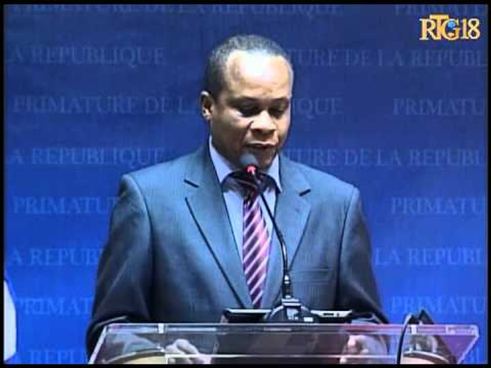 Seremoni pou louvri sesyon fòmasyon sou lejislasyon dwanyè ak sekirite kontwòl 125 ajan.