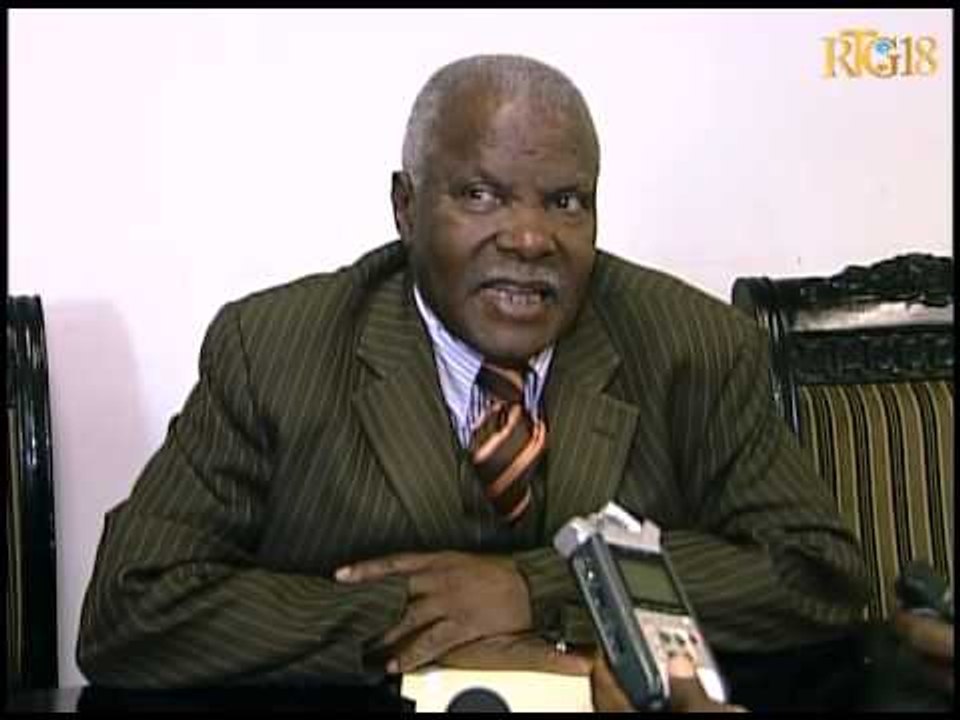 Rankont yon gwoup Senatè, Depite ak 3 manm palman deziye yo pou al reprezante yo.