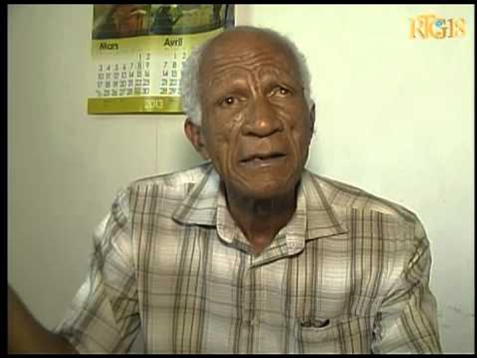 Komite relèvman Divivier pote sipò yo ak ansyen Direktris Lise Jean Jacques Dessalines.