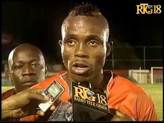 DONALD GUERRIER Defenseur de l'AMERICA DES CAYES.