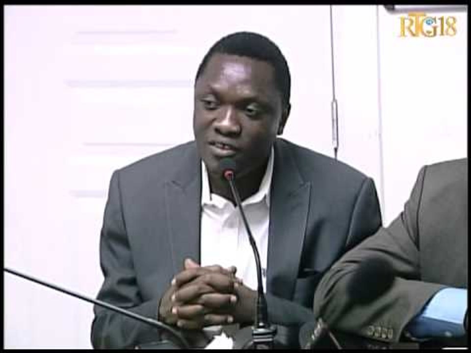 Rankont Prezidan Sena Repiblik la ak manm sosyete sivil la akonpaye òganizasyon dwa moun yo