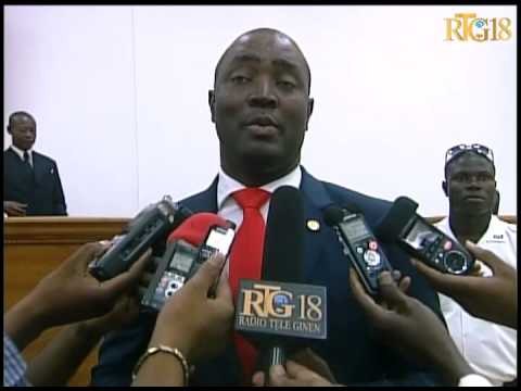 Depite yo pa rive reyini an seyans plenyè pou vote pwojè lwa sou blanchiman lajan