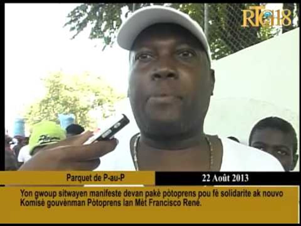 Yon Gwoup sitwayen manifeste devan pakè pòtoprens pou fè solidarite ak nouvo komisè Gouvènman