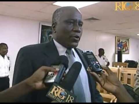 Sena a vote pwojè lwa elektoral 2013 la, 15 Senatè sou 16 vote pou, gen yon total 74 atik ki modifye