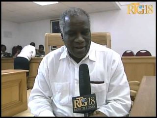 Akizasyon Senatè François Anick Joseph kont Direktè jeneral imigrasyon an Claude Raymond Junior