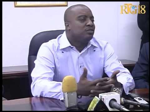 Minis afè etranjè a chita pale ak Anbasadè Dayiti an Repiblik Dominikèn nan Ruben Sillie ak Anbasadè