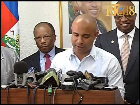 Premye Minis Laurent Salvador Lamothe Enstale Dully Brutus kòm nouvo Chanselye Ayisyen