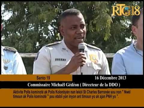 Aktivite Polis kominote ak Polis Kolonbyèn nan lekòl St Charles Barronée sou non '' Nwèl timoun ak P