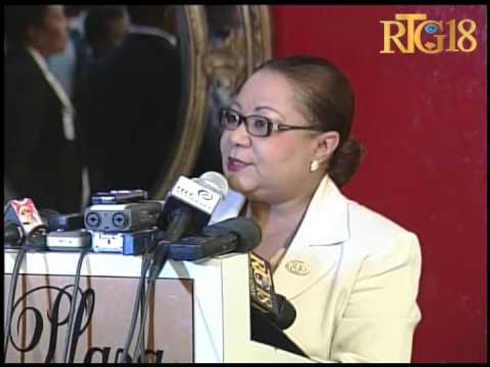 Seremoni pou lanse nouvo pwogram etid syans enfimyè yo, sa ki pral fè fòmasyon nan lekòl enfimyè yo