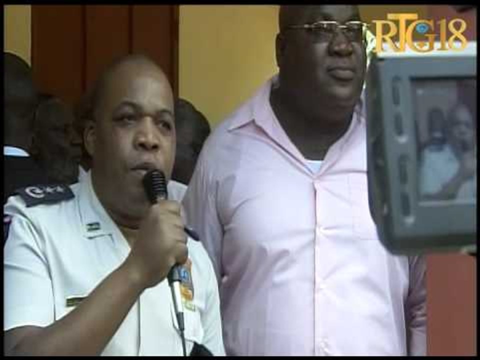 Vizit Premye Minis Laurent Salvador Lamothe akonpaye plizyè manm Gouvènman an epi Direktè jeneral PN