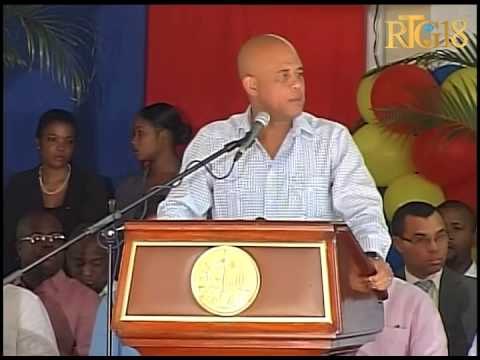 Seremoni pou remèt 48 traktè, 40 motokiltè, 100 ponp aspèsyon ak 30 ponp lèt bay Gouvènman Ayisyen a