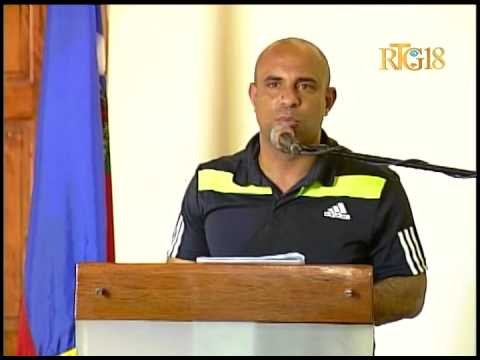 Vizit Premye Minis Laurent S Lamothe nan baz kò jeni militè Latibonit