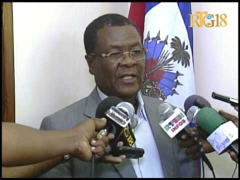 Rencontre entre le chef du gouvernement haïtien Laurent Salvador Lamothe, le groupe 5 des sénateurs.