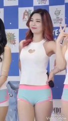 asian girls dance with big butt