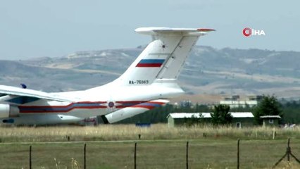 S-400 hava savunma sistemlerinin ikinci sevkiyatındaki ilk uçak indi