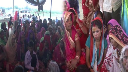 बेटी की विदाई से पहले दुनिया से विदा हो गईं मां, लाश को गले लगाकर रोती रही दुल्हन