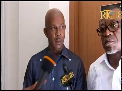 Le Premier Ministre nommé Jean-Michel Lapin, a rendu visite aux membres de la Cour des comptes