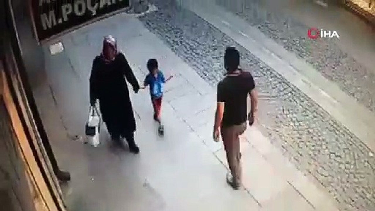 Anne ve çocuğu, ölümden son anda kurtuldu