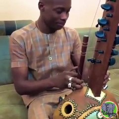 Une belle mélodie de SIdiki Diabaté pour encourager les éléphants. A absolument voir !