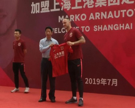 Transferts - Arnautovic pose avec ses nouvelles couleurs