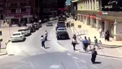 Kendilerini baş komiser olarak tanıtıp dolandırıcılık yapan 2 şahıstan biri yakalandı