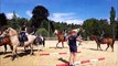 A L’Isle-en-Rigault, aux Écuries de Jeand’heurs, on procède aux derniers réglages avant le championnat de France de saut d’obstacles à Lamotte-Beuvron