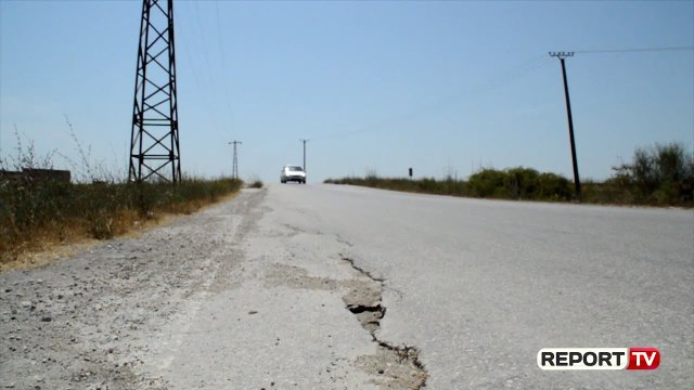 Rruga 'Klubi i Shoferit' në Divjakë e shkatërruar, banorët: Po na rrezikohet jeta, ka rrëshqitje