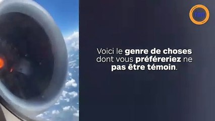 Une pièce du moteur se détache de l'avion
