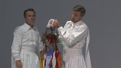 Mozarts Requiem in Aix: Romeo Castellucci feiert das Leben