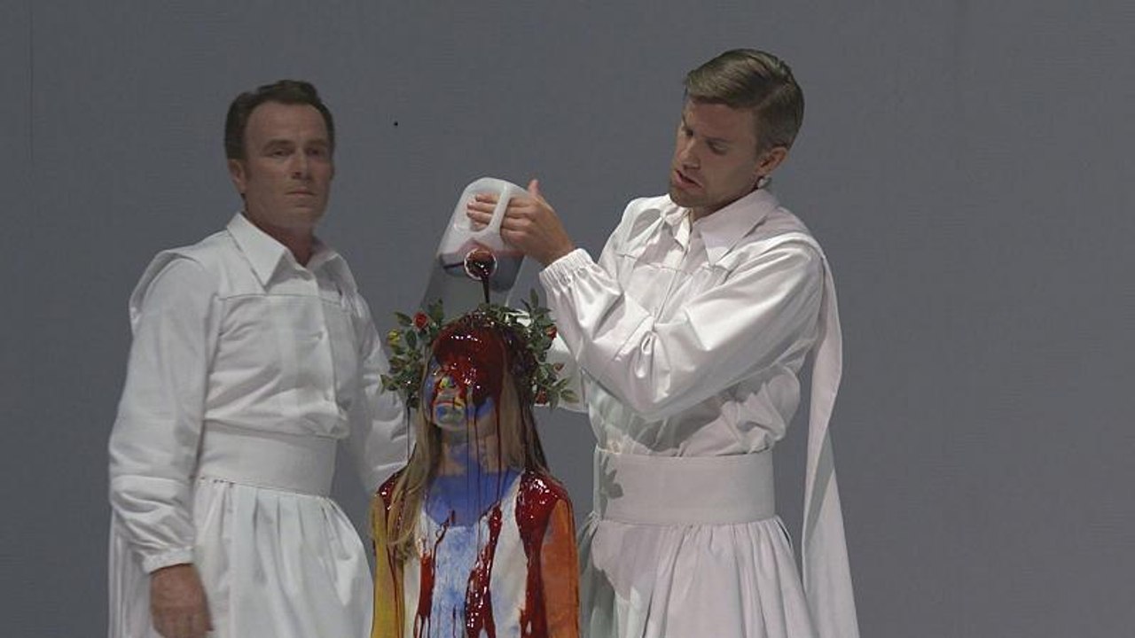Mozarts requiem in aix: romeo castellucci feiert das leben