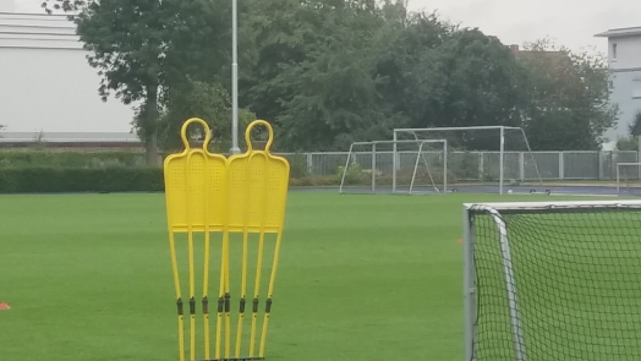 Le Sporting de Charleroi en stage à Kamen (Allemagne) - jour 6 - jeux d'adresse: entre deux goals