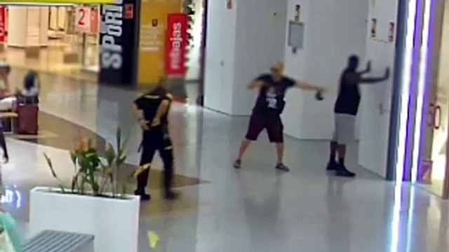 Un policía nacional fuera de servicio neutraliza a dos fugitivos suecos en Málaga