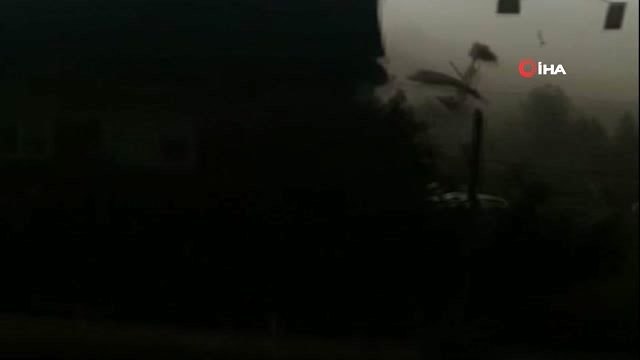 Tokat'ta fırtına çatıları uçurdu, ağaçları devirdi