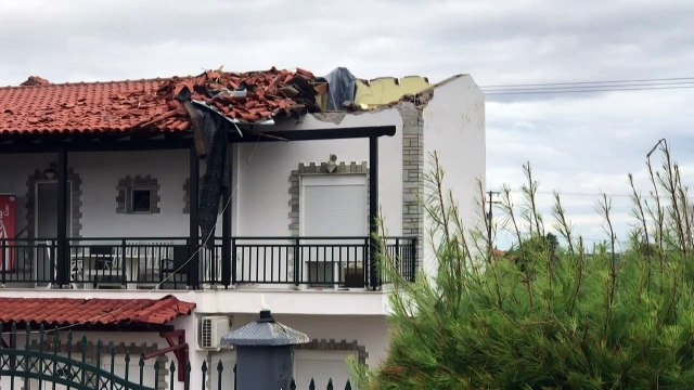 Grèce: six touristes tués dans une tornade, des dizaines de blessés