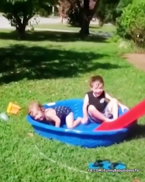 The World is Lucky Because of Siblings Baby's Humor